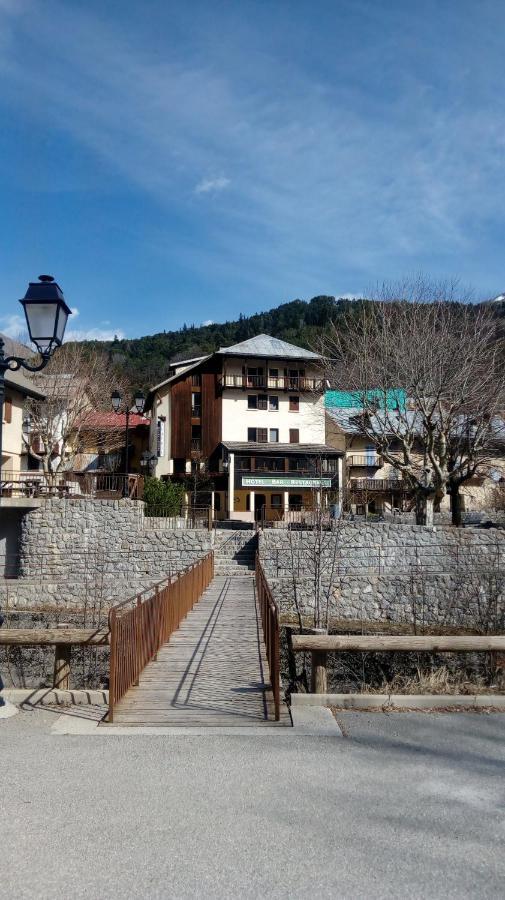 Auberge Roche Grande Entraunes ภายนอก รูปภาพ