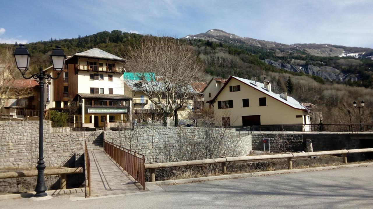 Auberge Roche Grande Entraunes ภายนอก รูปภาพ